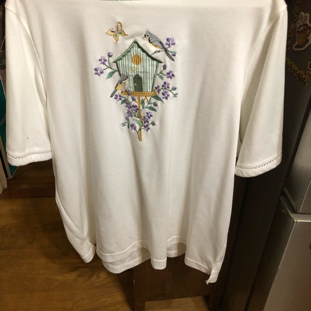 White T-Shirt with Birdhouse Embroidery